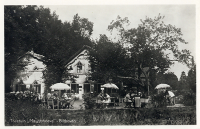 8447 Gezicht op de voorzijde van het theehuis Mauritshoeve (Maartensdijkseweg 9) te Bilthoven.